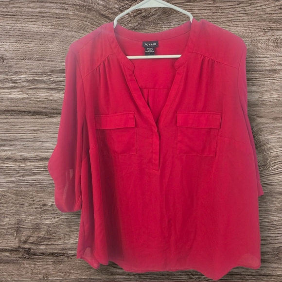 Torrid Vibrant Red Blouse, Size 1 (1X) With Tabbed Sleeves - Picture 2 of 6